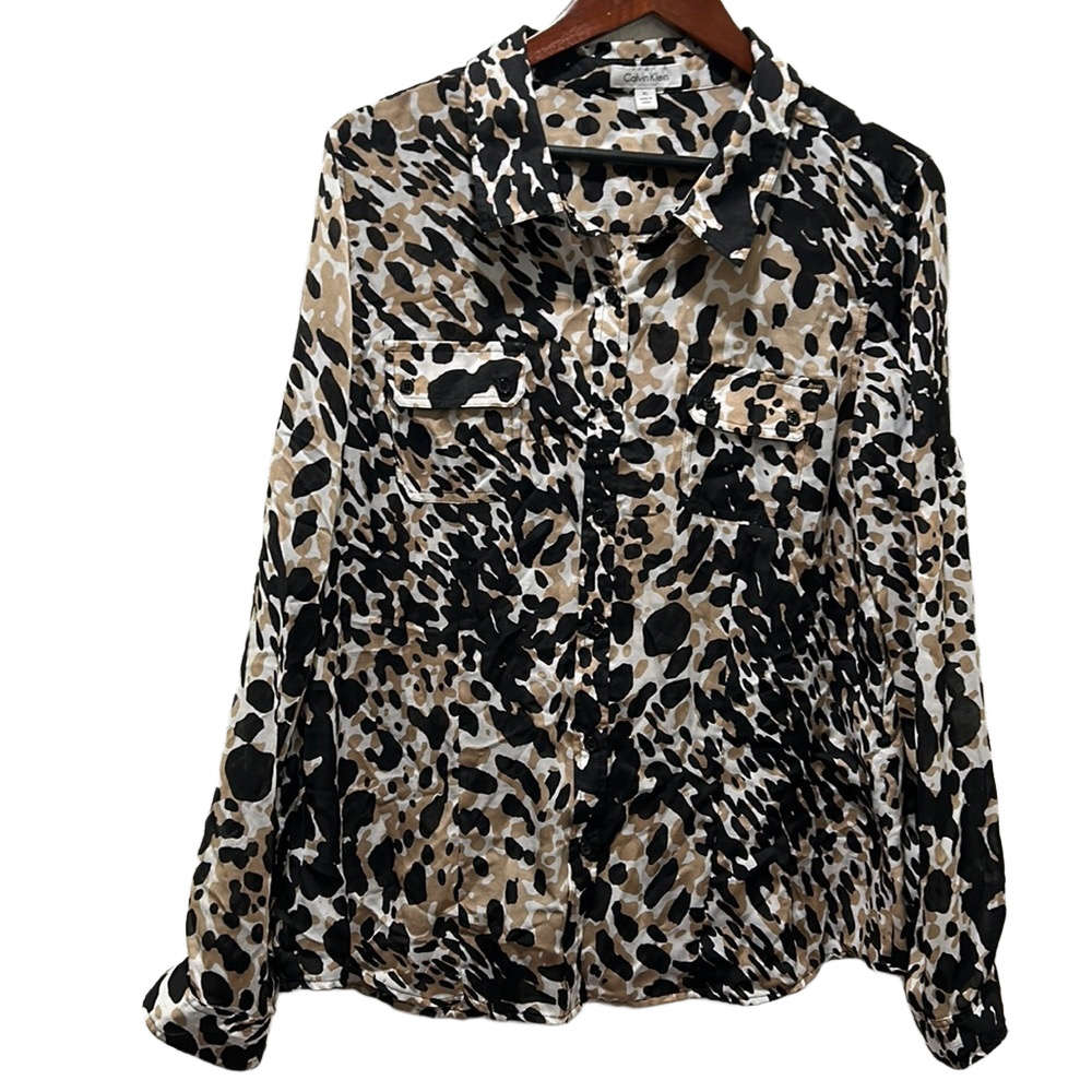 🪵Calvin Klein black animal print long sleeve blouse size XL GUC..